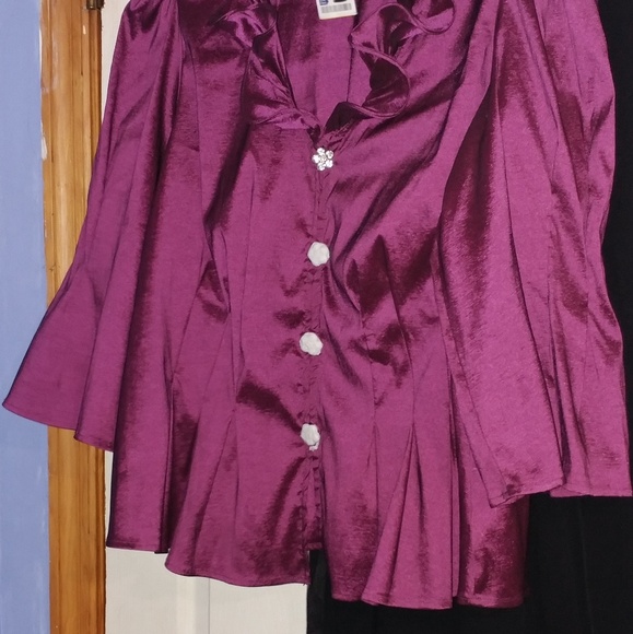 ❤HP Elegant Jewel Buttoned Top New - Picture 2 of 8